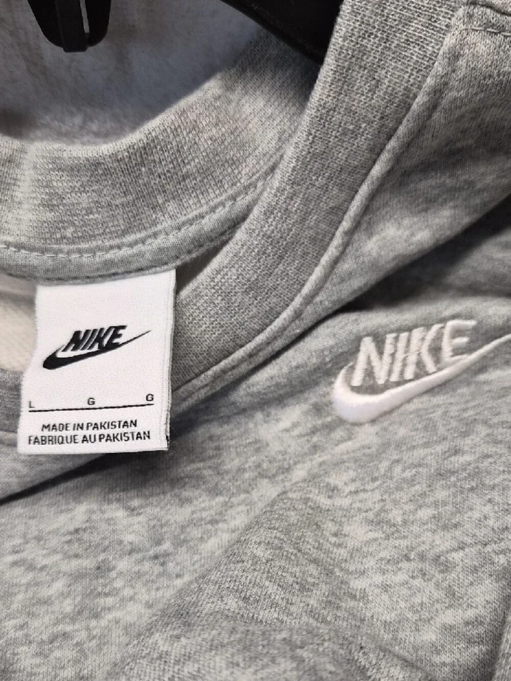 Nike Men's Gray Crewneck Sweatshirt